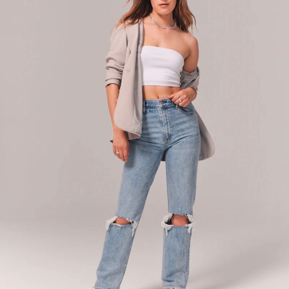 Abercrombie Curve ❤️ Ultra High Rise 90s Straight Jean Light Ripped Medium Wash